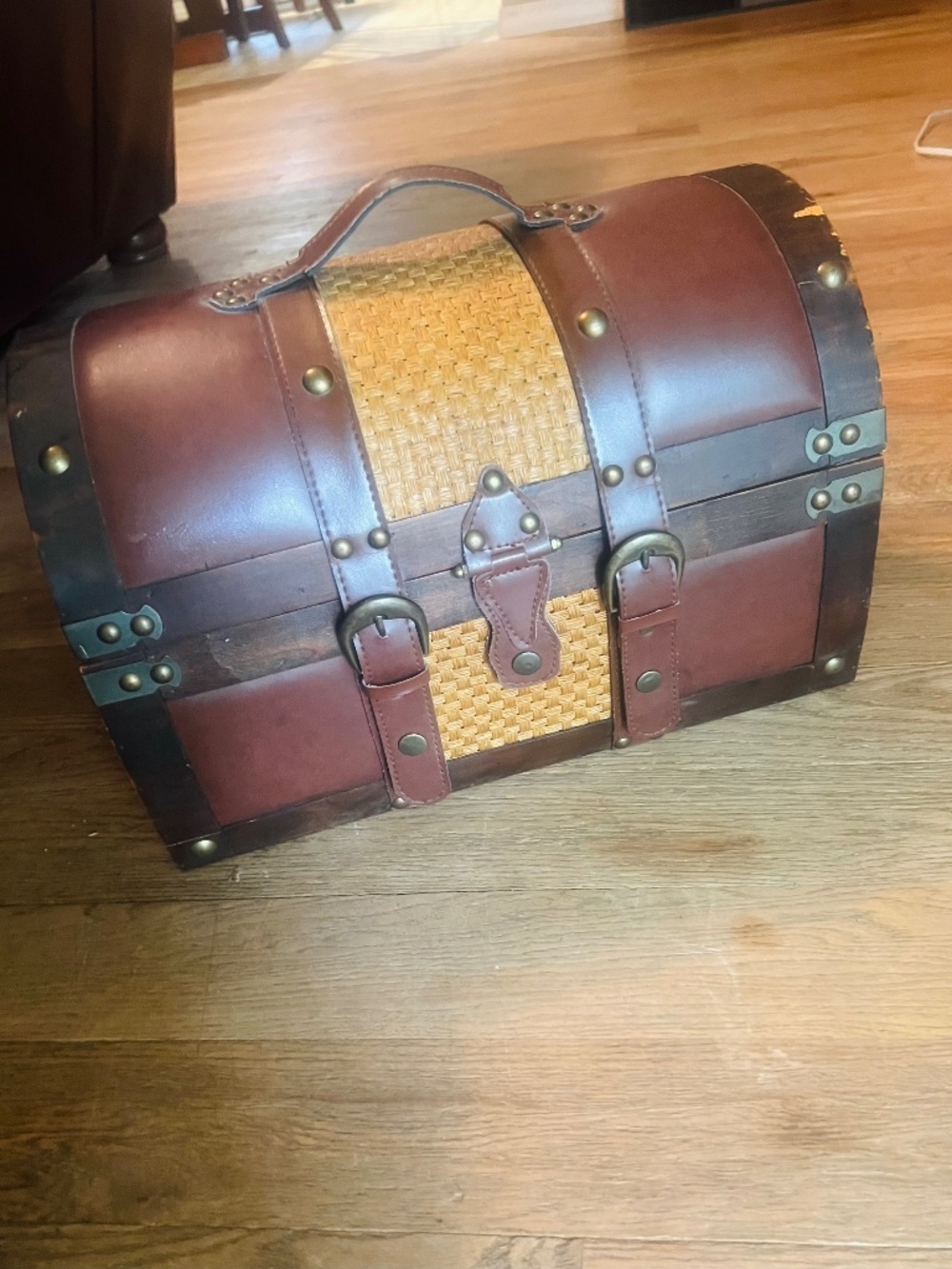 CEDAR Chest Mid-Size Brass Button Leather Accents